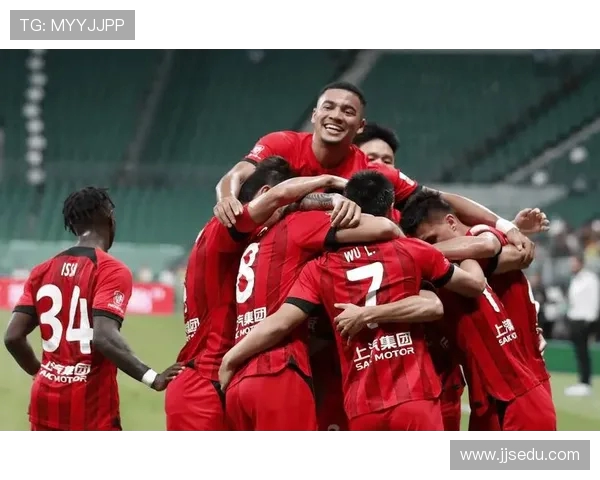 上海海港奋勇争先打造亚洲顶级足球强队引领中国职业联赛新风尚