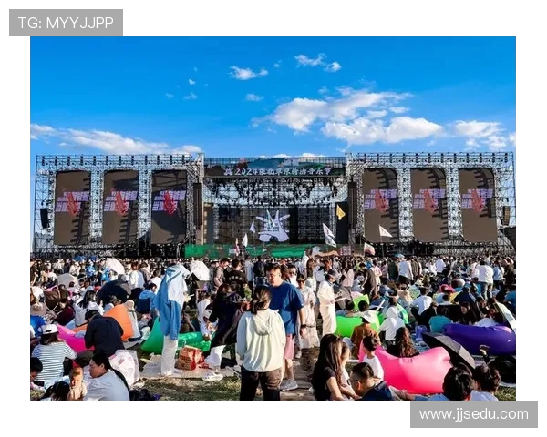 芝加哥公牛重燃冠军梦想再现辉煌征程引领新赛季风云变幻 芝加哥公牛重燃冠军梦想再现辉煌征程引领新赛季风云变幻