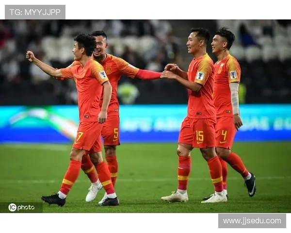 足球的全球魅力与发展趋势探索：从竞技体育到文化现象的多维解读