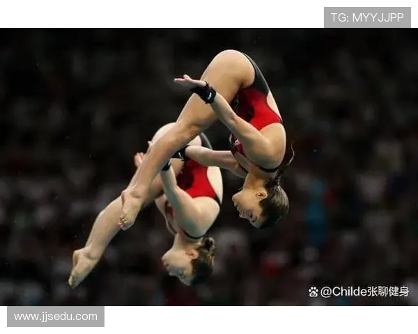 从高空跃入水中的艺术与勇气探秘跳水运动的力量与美感