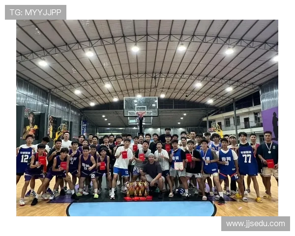 以篮球为纽带凝聚青春力量展现团队拼搏精神与体育魅力