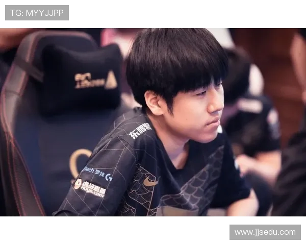 ViperADC电竞之路：从天赋少年到全球顶尖ADC选手的成长历程