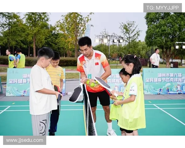 体育精神与健康生活的融合探索如何在现代社会推动全民健身事业的发展