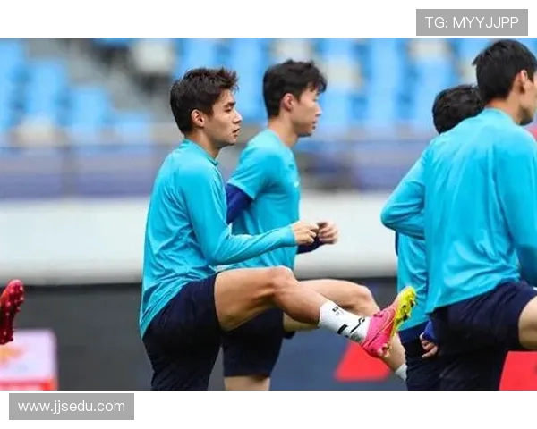 沧州雄狮对阵劲旅鏖战激烈赛场风云再起引球迷热议