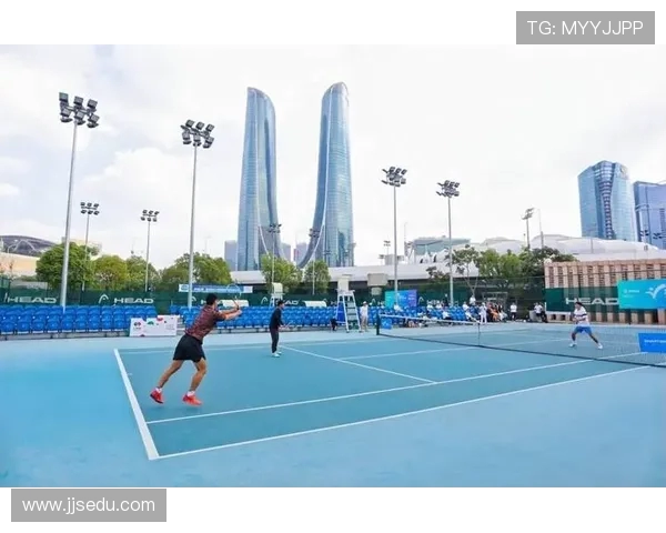 网球运动的技术演变与现代竞技精神在全球化背景下的融合与发展