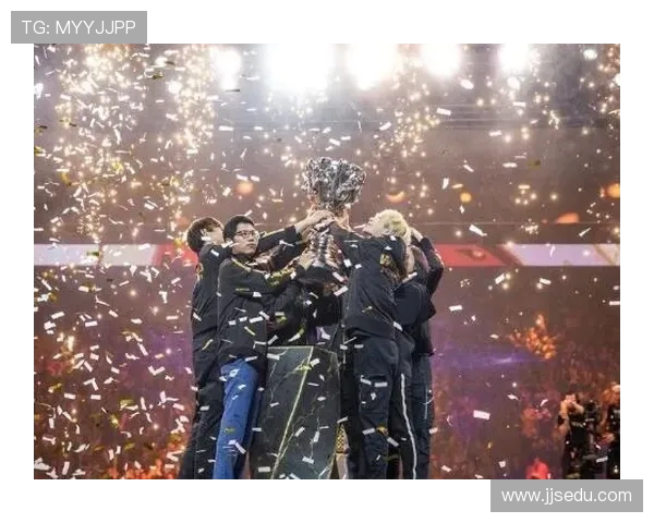 FPX战队强势领跑青年赛积分榜73分稳居第一名