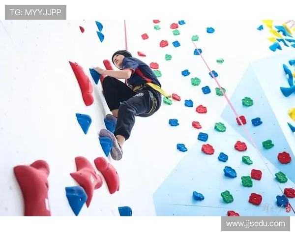 南京滑板精英赛点评:攀岩队展现出色节奏与团队协作能力 南京滑板精英赛点评:攀岩队展现出色节奏与团队协作能力