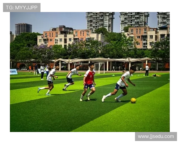 深圳足球队在足球团队协作排行榜中荣获第三名的辉煌成就 深圳足球队在足球团队协作排行榜中荣获第三名的辉煌成就