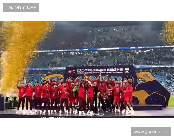 上海海港鏖战劲敌巅峰对决全场激烈鏖战展现冠军豪门底蕴