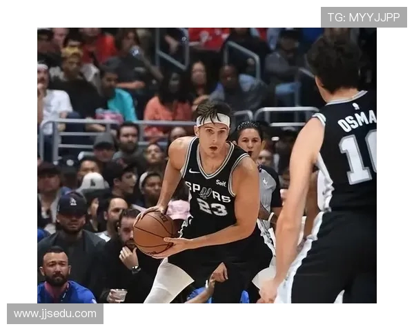 2018至2019赛季猛龙与马刺对决回顾及精彩瞬间分析